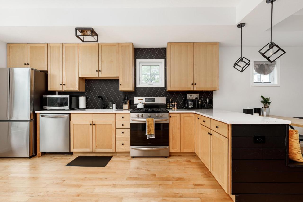 Midtown Modern - Urban Condo Walkable To Bars And Beach مدينة ترافيرز المظهر الخارجي الصورة